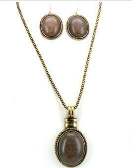 ShaRee <br> oval pendant necklace <br> *more colors*