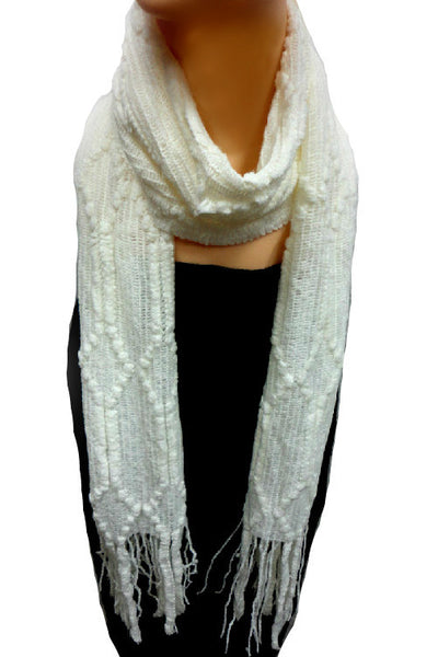 Snow <br> cream knit scarf